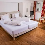 Haus Triflinger Apartamento *